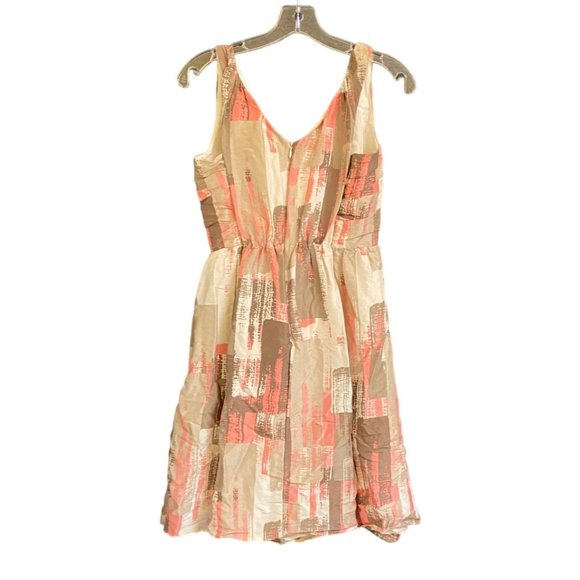 BANANA REPUBLIC PINK/BEIGE/WHITE 100% SILK GEO PRINT PLEATED FLARE DRESS SZ 2 - Picture 2 of 4